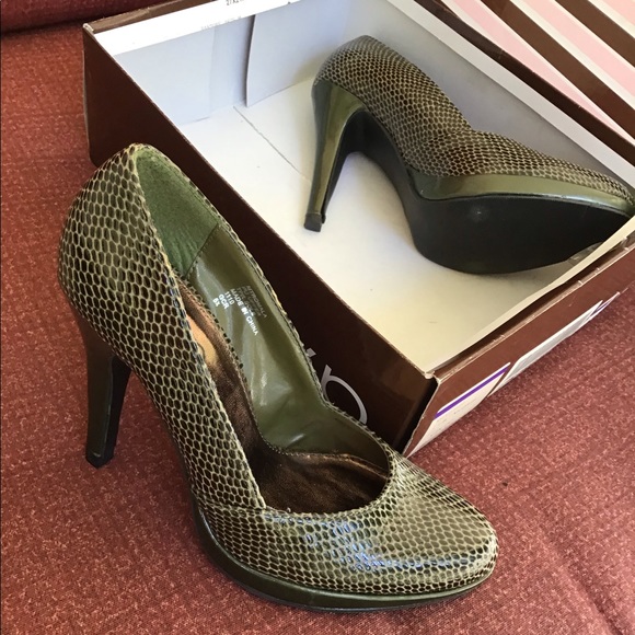 ladies platform heels